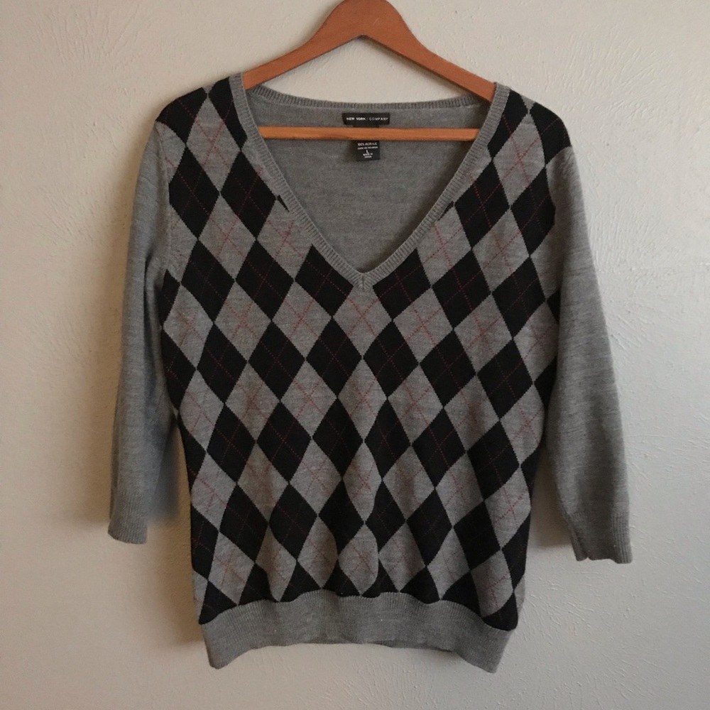 🎈3/$15 New York and Company Argyle sweater size L
